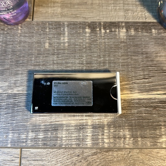 Clinique 6 Piece Cosmetic Bag - Picture 6 of 7